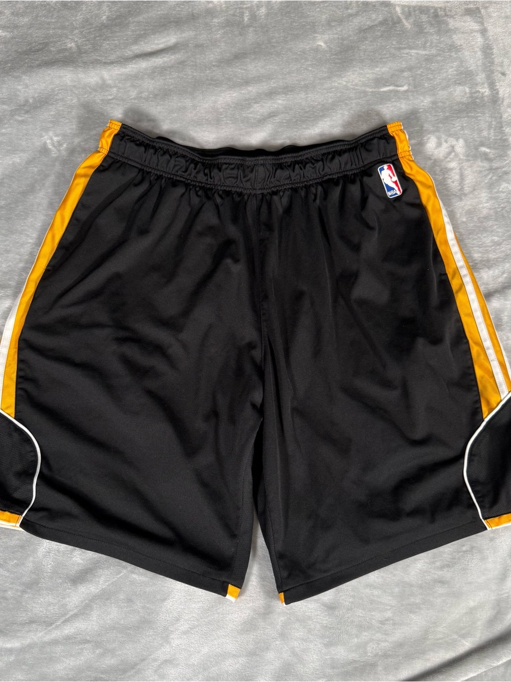 Vintage Adidas Lakers Basketball Shorts Mens 2XL 10” Baggy Fit Black